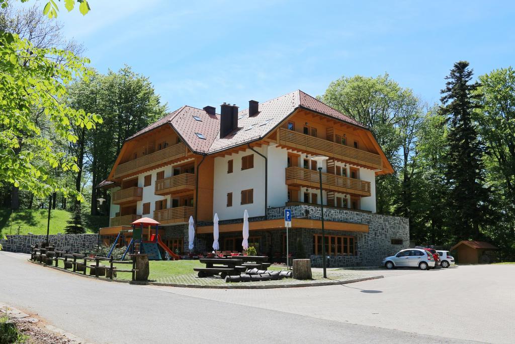 Aparthotel Snjezna Kraljica Stubicke Toplice Eksteriør bilde